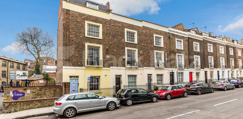 Beautiful 3 bedroom,3 bathroom Apartment with Garden mins to Tube & Regents Park Jamestown Road , Regents Park / Camden